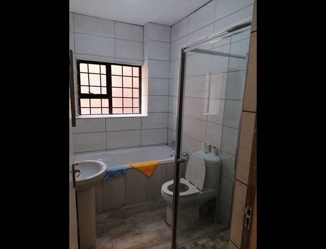 2 BEDROOM APARTMENT RENTED IN ARBORETUM